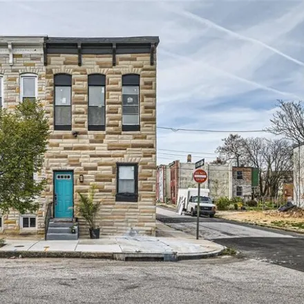Image 3 - 1614 East Lanvale Street, Baltimore, MD 21213, USA - House for sale