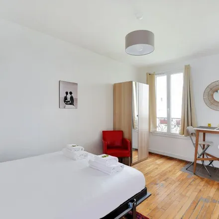 Image 8 - 2 Place Armand Carrel, 75019 Paris, France - Apartment for rent