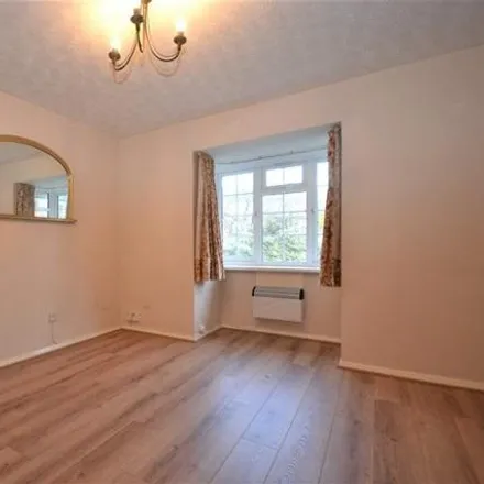 Image 3 - The Coltsfoot, Bourne End, HP1 2DF, United Kingdom - House for rent