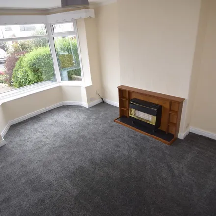 Rent this 3 bed apartment on Banbury Avenue in Blackpool, FY2 0TX