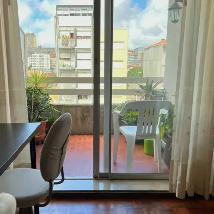 Image 8 - Rua de Barros Lima 946, 932, 930, 920, 918, 4300-025 Porto, Portugal - Room for rent