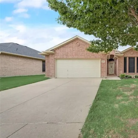 Image 2 - 10652 Fossil Hill Dr, Fort Worth, Texas, 76131 - House for sale