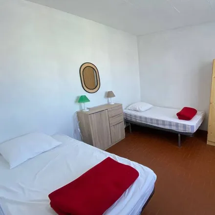 Rent this 2 bed apartment on 66420 Le Barcarès