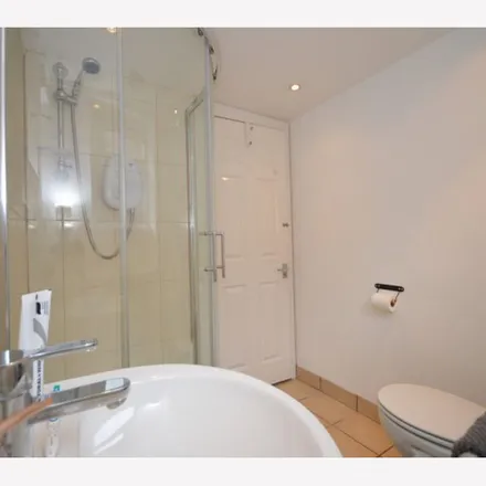 Rent this 3 bed apartment on Beechwood View in Leeds, LS4 2LP
