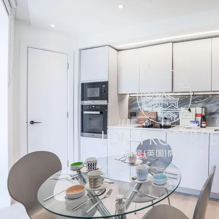 Rent this 1 bed apartment on Lincoln in Fountain Park Way, London