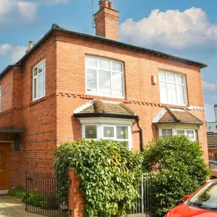 Buy this 3 bed duplex on Cyprus Road in Leicester, LE2 8QT