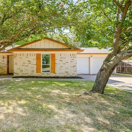 Buy this 3 bed house on 649 Sue Ann Lane in Burleson, TX 76028
