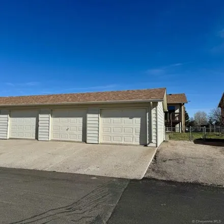 Image 7 - 1601 Oxford Drive, Cheyenne, WY 82001, USA - House for sale