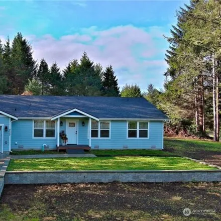 Buy this 3 bed house on Port Royal Street in Ocean Shores, Grays Harbor County