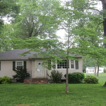 Buy this 3 bed house on 1272 East Franklin Circle in Clinton, MO 64735