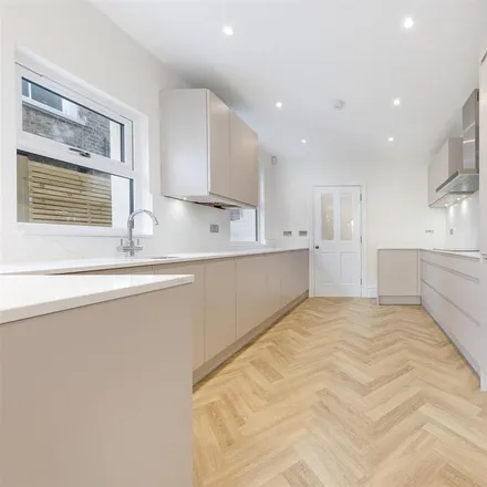 Image 2 - 9 Linscott Road, Lower Clapton, London, E5 0RD, United Kingdom - House for rent