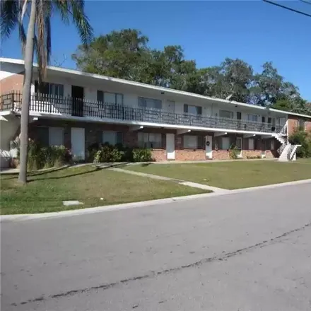 Buy this 2 bed condo on 224 Waverly Way in Clearwater, FL 33756