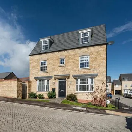 Buy this 4 bed duplex on Heron Drive in Witney, OX28 6NS
