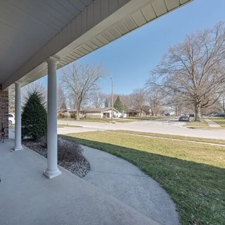 Image 3 - 433 Cleveland Avenue, Bourbonnais, IL 60914, USA - House for sale