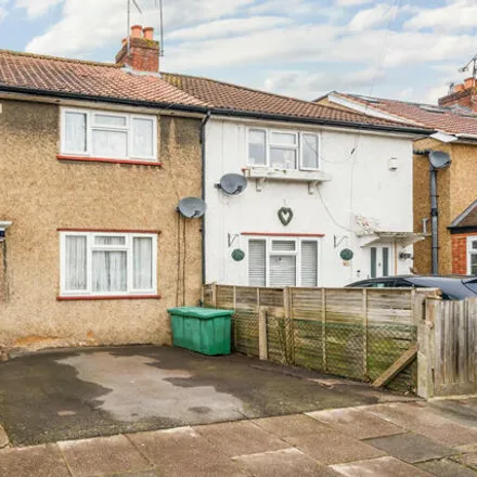Buy this 3 bed townhouse on Crossmead in Watford, Hertfordshire