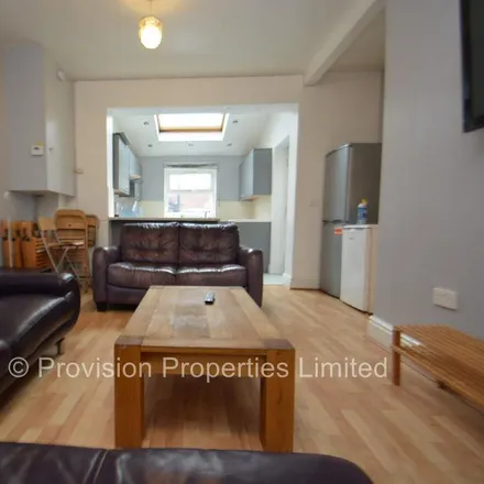 Image 3 - Mayville Street, Leeds, LS6 1ND, United Kingdom - Townhouse for rent