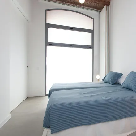 Rent this 4 bed apartment on J. C. J. Automoción in Carrer de Finlàndia, 19