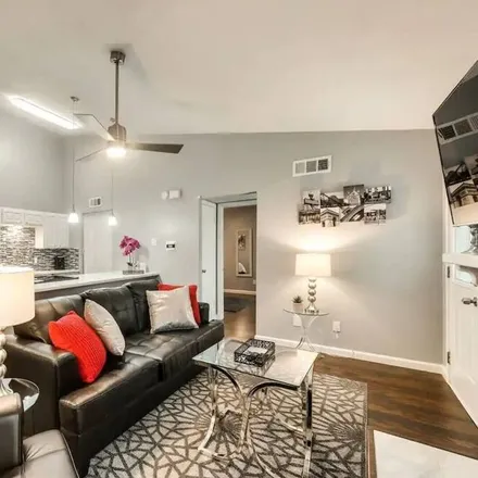 Rent this 1 bed condo on Irving