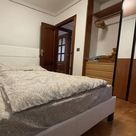 Rent this 2 bed apartment on 26300 Nájera