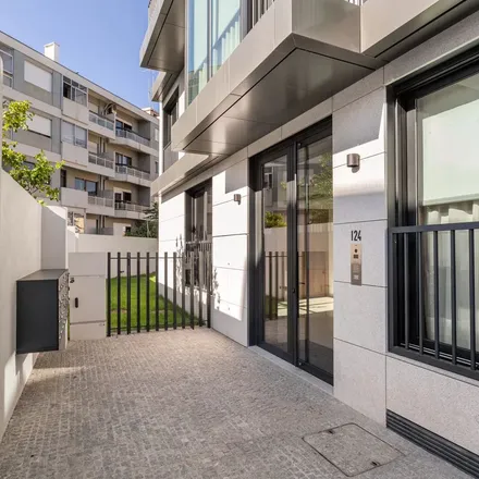 Rent this 2 bed apartment on Rua Gonçalo Sampaio in 4150-367 Porto, Portugal