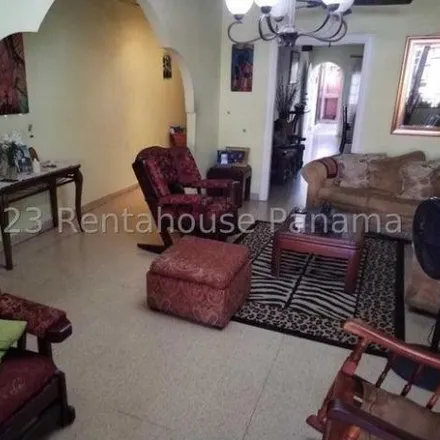Rent this 4 bed house on Vía Cincuentenario in Chanis, 0818