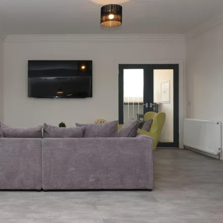 Image 4 - Ledcameroch Road, Bearsden, G61 4AB, United Kingdom - Apartment for rent