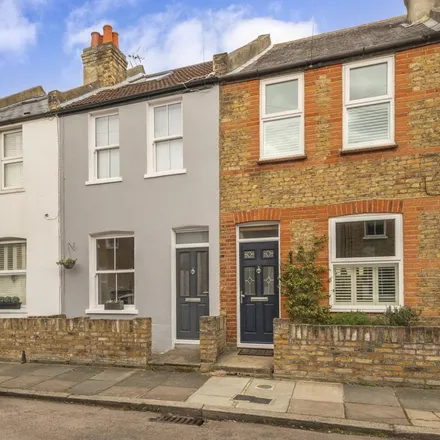 Rent this 3 bed townhouse on Norcutt Road in London, TW2 6SR