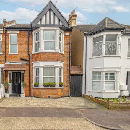 Buy this 4 bed duplex on Lymington Avenue in Leigh on Sea, SS9 2HA