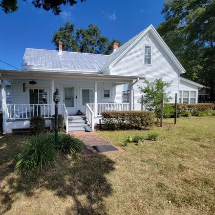 Buy this 3 bed house on 270 South 12th Street in DeFuniak Springs, Walton County