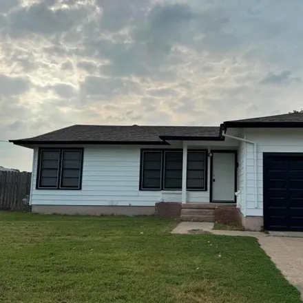 Rent this 3 bed house on Fowler Elementary School in Hermosa Drive, Killeen