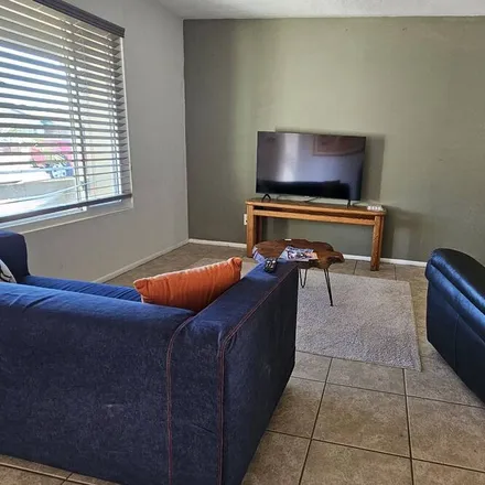 Rent this 4 bed house on Tempe
