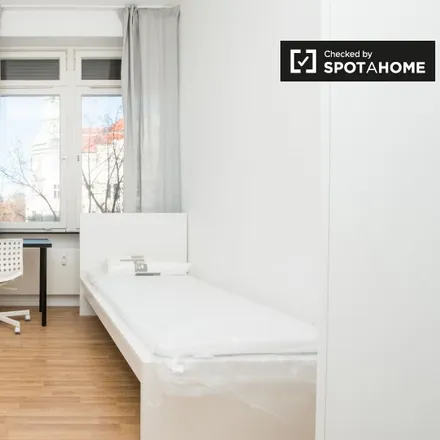 Rent this 4 bed room on Fritschestraße 64 in 10585 Berlin, Germany