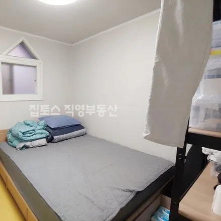 Rent this 3 bed apartment on 서울특별시 강남구 삼성동 25-18