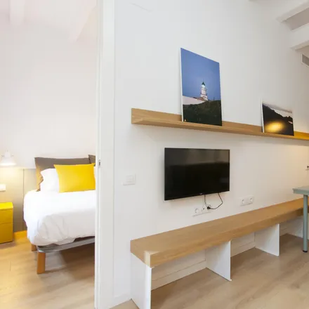 Image 5 - Carrer del Roser, 23, 08004 Barcelona, Spain - Apartment for rent