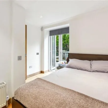 Image 5 - 48 St Luke's Road, London, W11 1AX, United Kingdom - Townhouse for rent