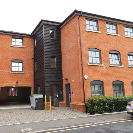 Rent this 2 bed apartment on Hemnall Street in Ivy Chimneys, CM16 4LW