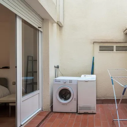 Image 8 - Carrer de Provença, 183, 08001 Barcelona, Spain - Apartment for rent