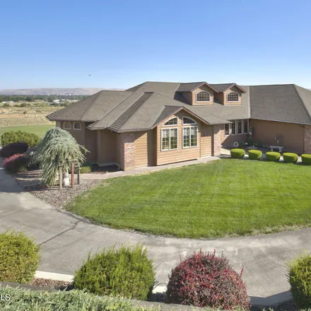 Buy this 3 bed house on 631 Meadowbrook Road in Yakima County, WA 98903