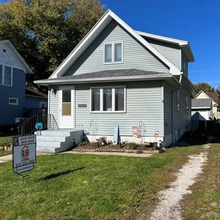 Buy this 3 bed house on 2124 9th Avenue South in Fort Dodge, IA 50501