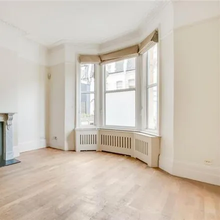 Image 7 - 18 Chesilton Road, London, SW6 5AB, United Kingdom - Townhouse for sale