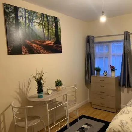 Rent this 1 bed house on Norfolk Avenue in London, N13 6AL