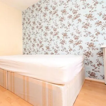 Rent this studio house on Norton House in Mace Street, London