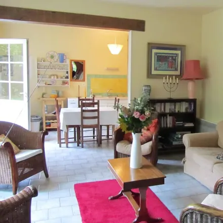 Rent this 2 bed townhouse on Calvados
