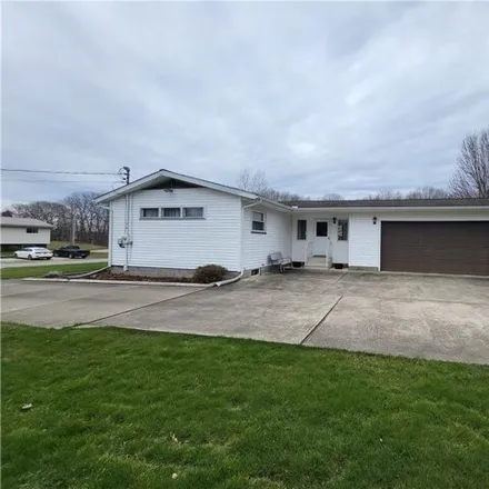 Image 3 - 463 West Pine Street, Linesville, Crawford County, PA 16424, USA - House for sale