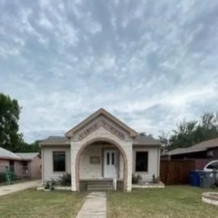 Rent this 3 bed house on 2144 Leacrest Drive in Dallas, TX 75216