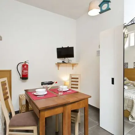 Rent this 1 bed apartment on Quebra Gelo in Rua do Bonjardim 676, 4000-060 Porto