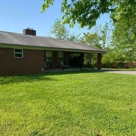 Buy this 2 bed house on 2676 Sevierville Rd in Maryville, Tennessee