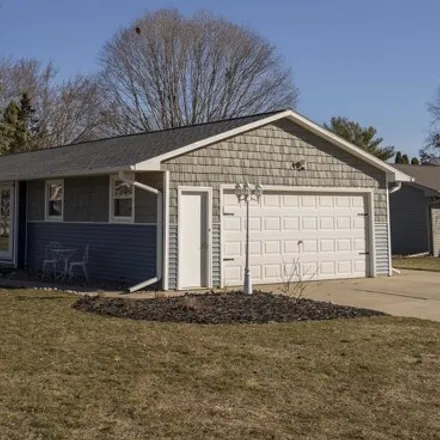 Buy this 4 bed house on 2692 Kenhill Drive in Howard, WI 54313
