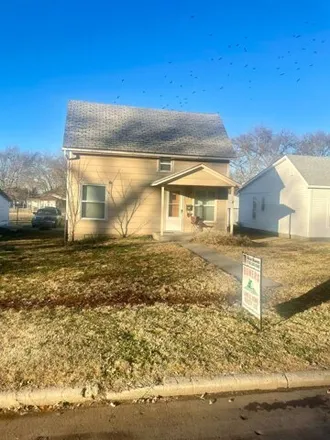 Buy this 2 bed house on 517 East 9th Street in Concordia, KS 66901