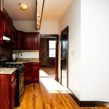 Image 2 - 184 Irving Avenue, New York, NY 11237, USA - House for rent